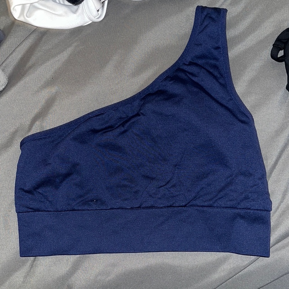 size s Victoria pink sports bra! Great condition